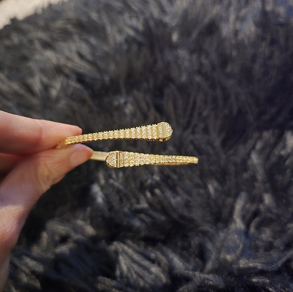 21kgp Dubai Jewelry - Elegant Gold-Tone Jewelry Set - Picture 11 of 14